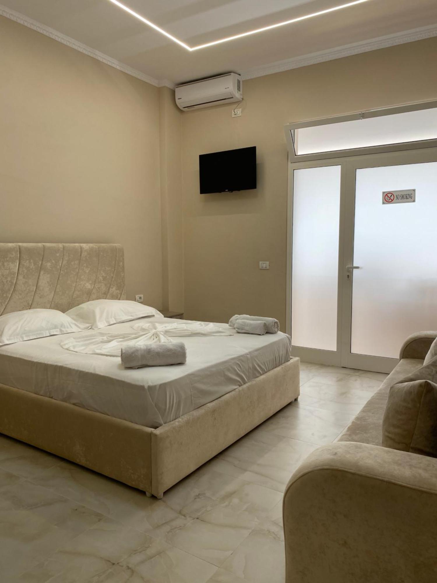 Troy Aparthotel Durrës Exterior foto